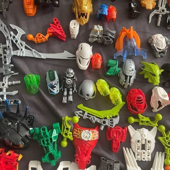 LEGO Bionicle / Hero Factory Lot Approximately 7 lbs Masks Weapons Arms Torsos P - Picture 2 of 14